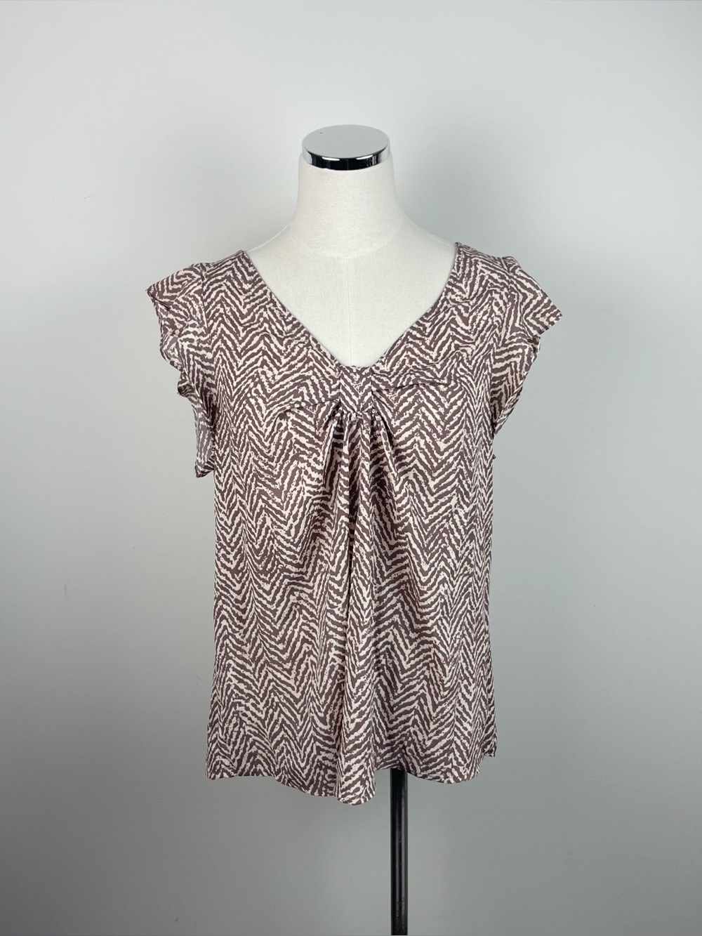 Pleione Brown Tan White Chevron Print Blouse Top Women Large Lightweight